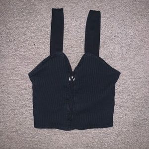 UO crossover crop tank